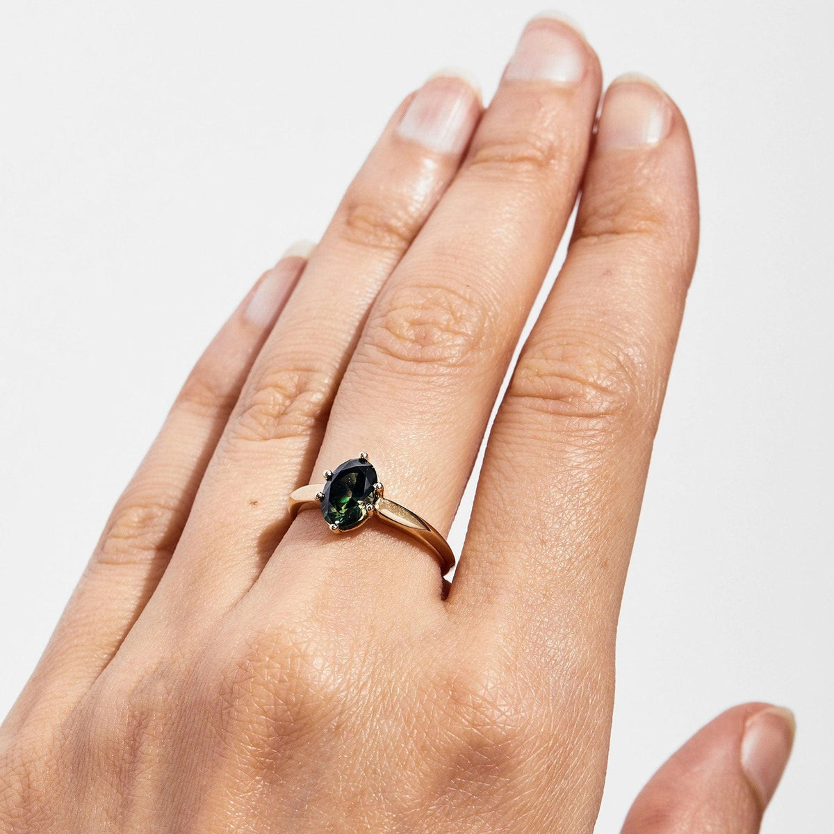 Leigh Oval Sapphire Ring - Casual Seance