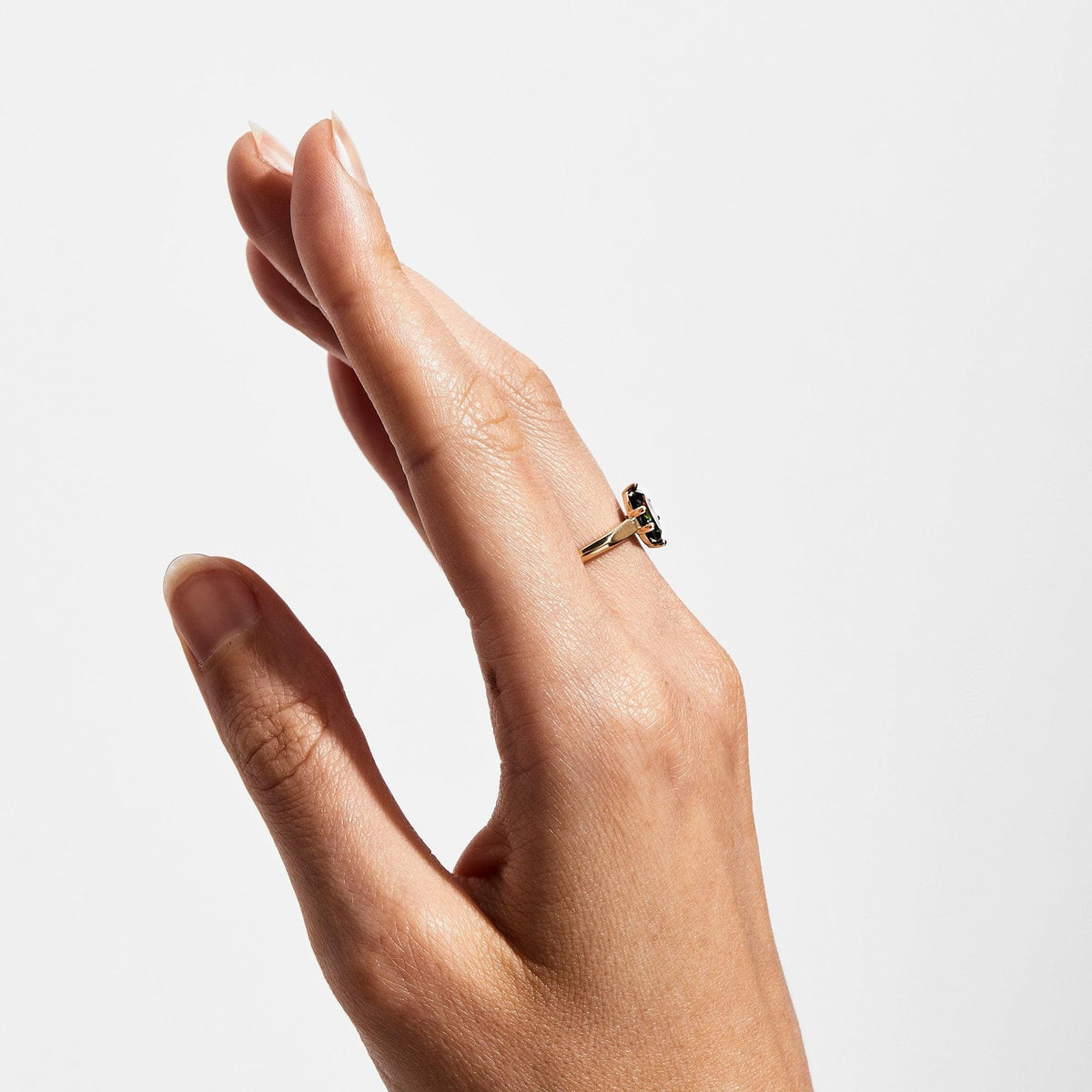 Leigh Oval Sapphire Ring - Casual Seance